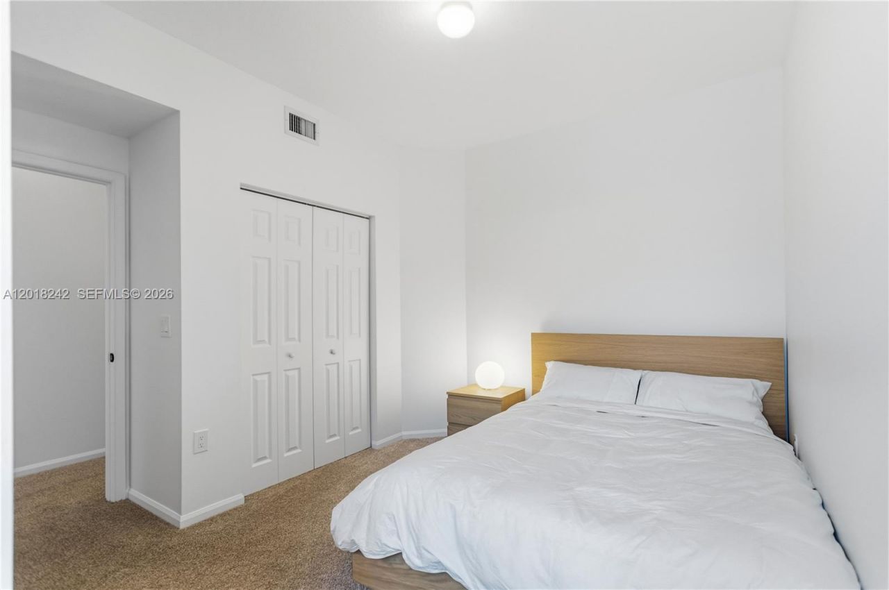 4065 Crystal Lake Dr, Deerfield Beach, FL 33064 Photo