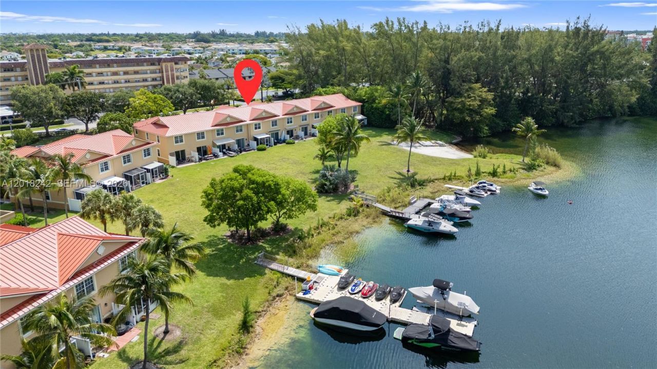 4065 Crystal Lake Dr, Deerfield Beach, FL 33064 Photo