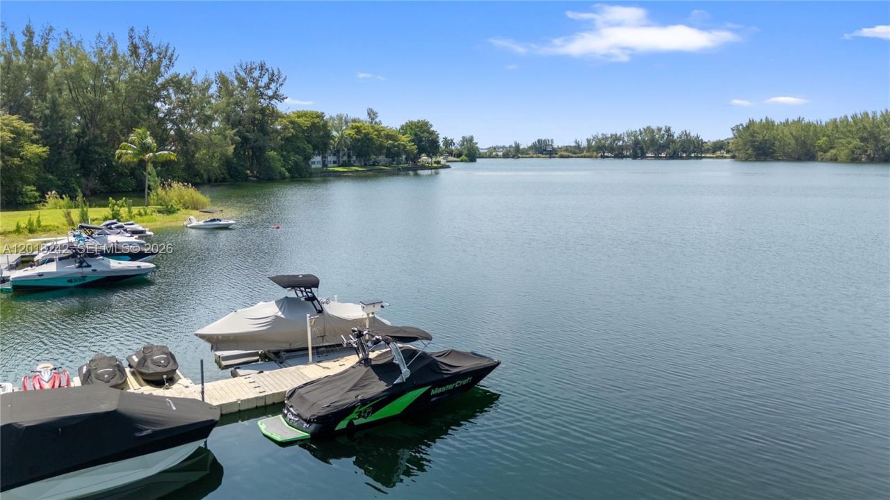 4065 Crystal Lake Dr, Deerfield Beach, FL 33064 Photo