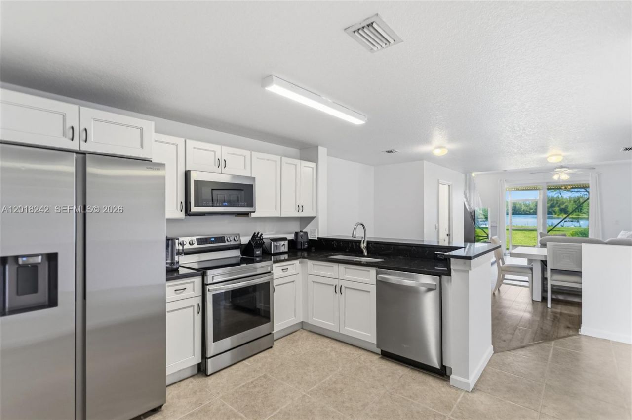 4065 Crystal Lake Dr, Deerfield Beach, FL 33064 Photo