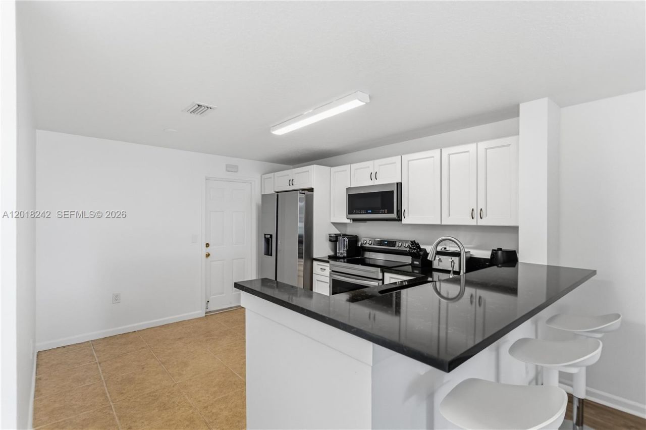 4065 Crystal Lake Dr, Deerfield Beach, FL 33064 Photo