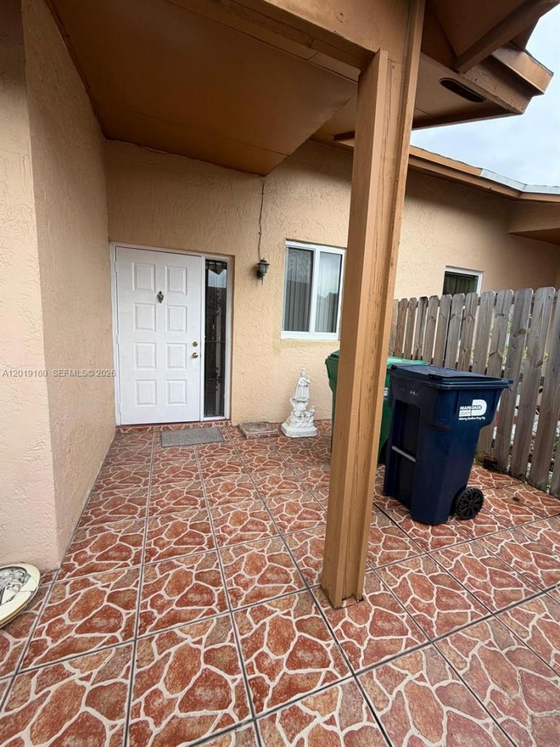 6725 NW 188th Ter, Hialeah, FL 33015 Photo