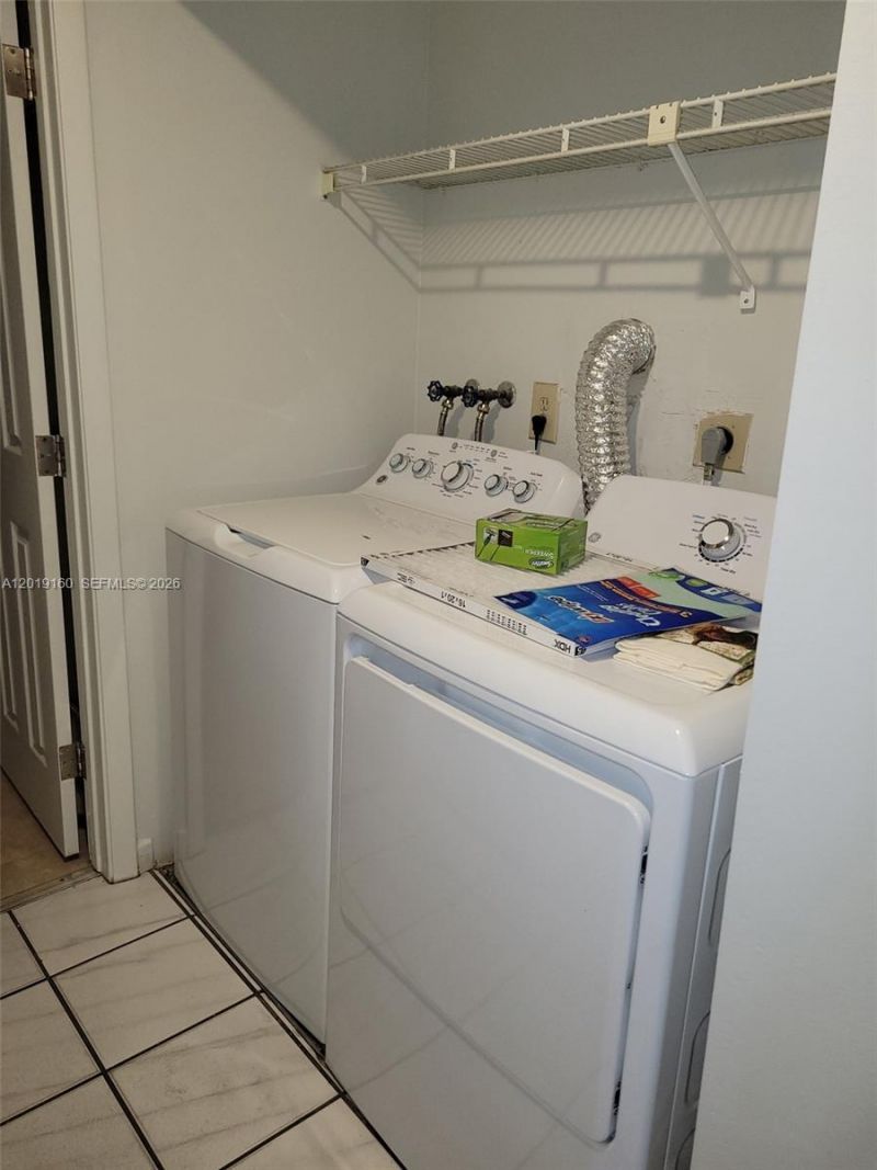 6725 NW 188th Ter, Hialeah, FL 33015 Photo