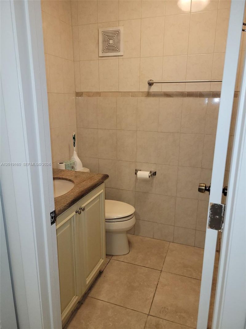 6725 NW 188th Ter, Hialeah, FL 33015 Photo