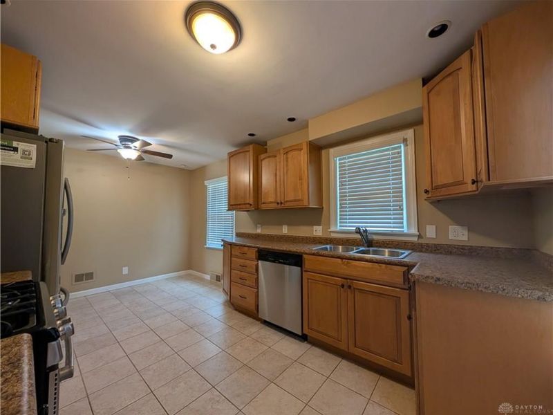 445 Peach Orchard Avenue, Dayton, OH 45419 Photo 11