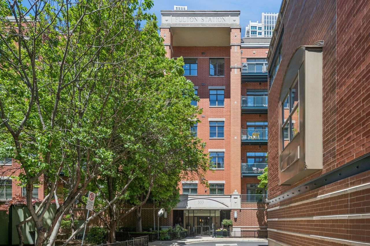 333 N Jefferson Street, Unit 606, Chicago, IL 60661 Main Photo