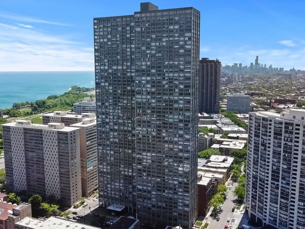 655 W Irving Park Road , Unit 4113, Chicago, IL 60613