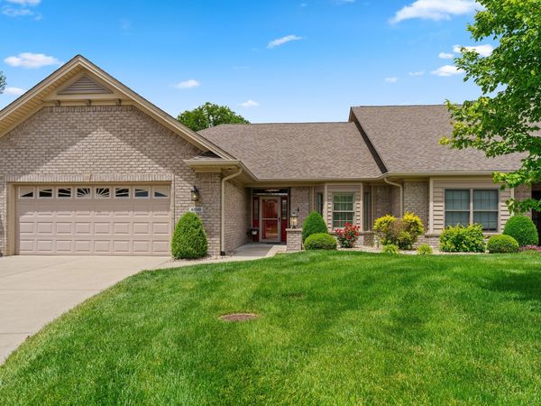 4090 Naples Drive , Columbus, IN 47203