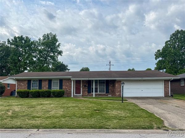 73 Bedford Drive , Belleville, IL 62226
