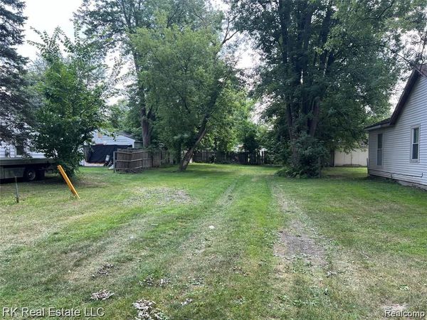 4269 Fenmore Avenue , Waterford Twp, MI 48328