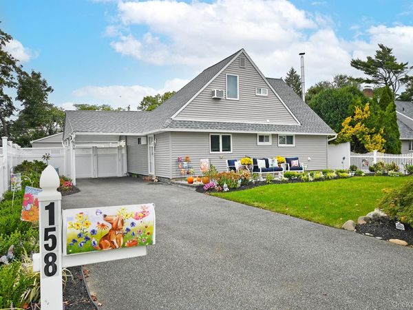 158 Tardy Lane S, Wantagh, NY 11793