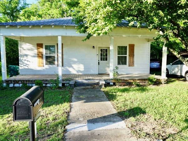 522 MARKET Street, Moundville, AL 35474
