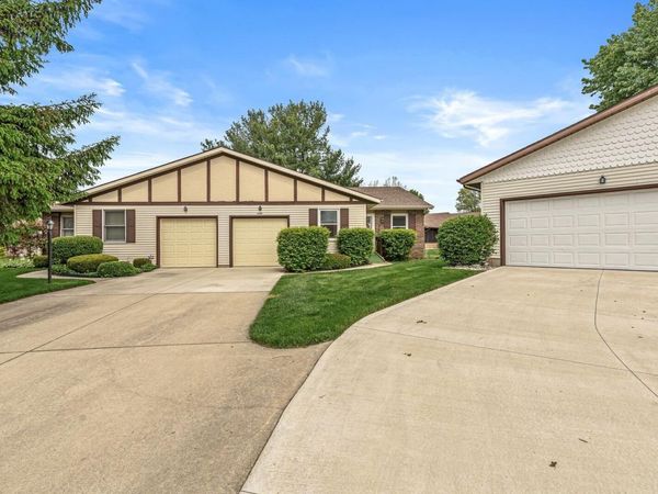 1840 Saint Michaels Court, South Bend, IN 46614