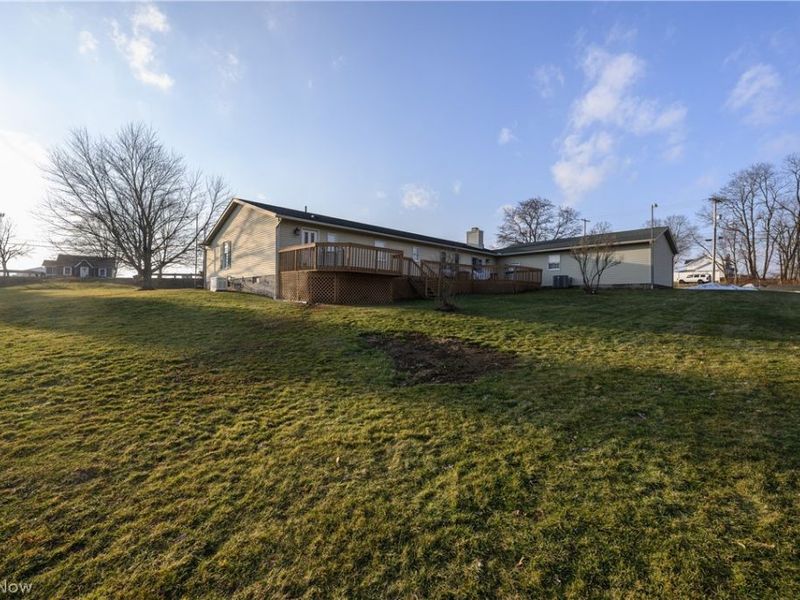 6840 Akron Avenue NW, Canal Fulton, OH 44614 Photo 3