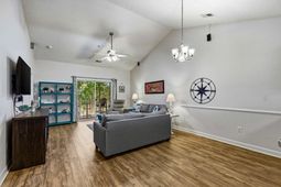 6253 Catalina Dr. photo 4