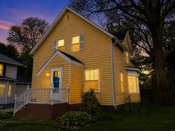 1712 Monroe Street , La Porte, IN 46350