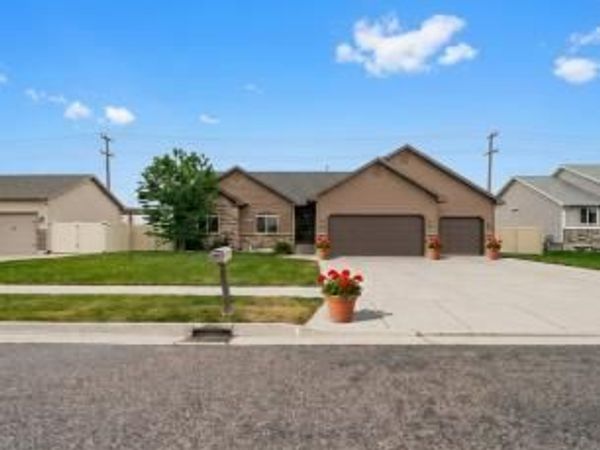 1944 Lexington Avenue, IDAHO FALLS, ID 83404