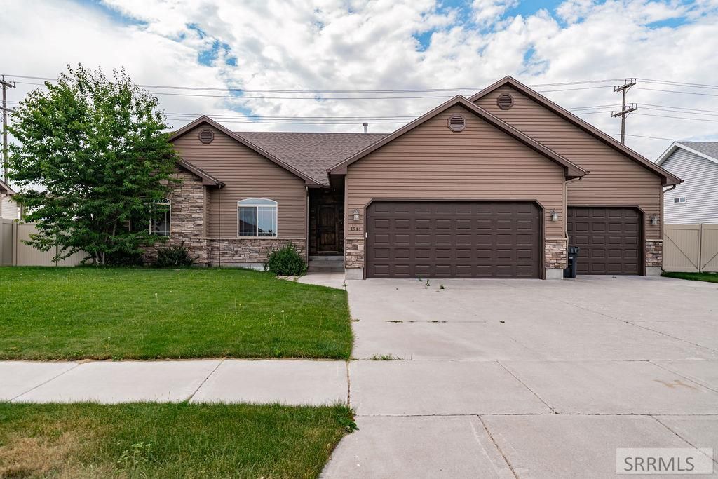 1944 Lexington Avenue, Idaho Falls, ID 83404 Main Photo
