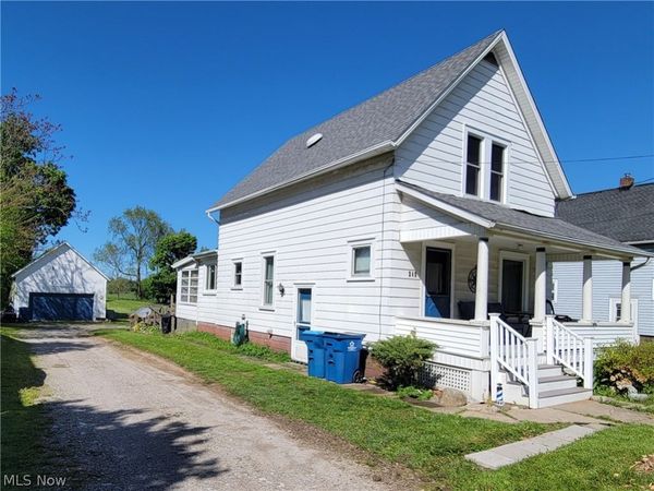 349 W Maple Street , Hartville, OH 44632