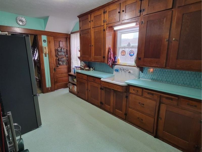 349 W Maple Street, Hartville, OH 44632 Photo 8