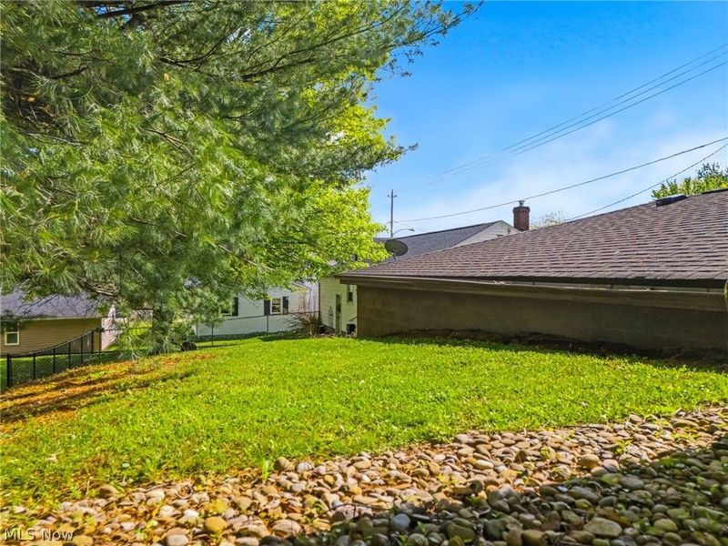 330 Tuscarawas Street NE, Navarre, OH 44662 Photo 31
