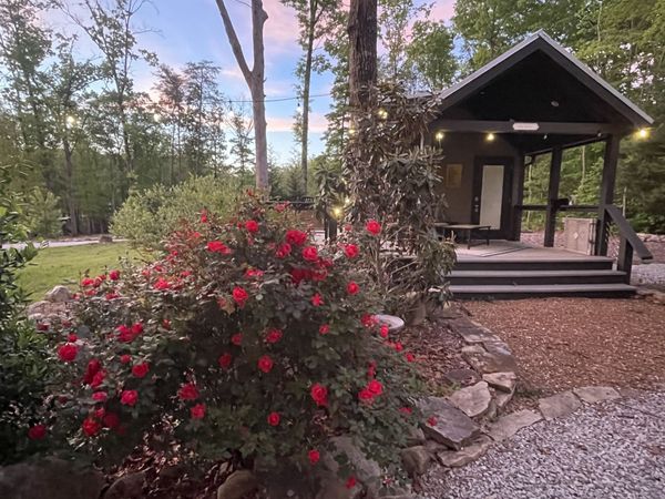 318 Waters Edge Way , Tracy City, TN 37387
