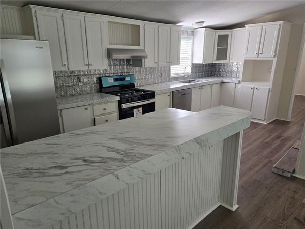 2807 Lone Tree RD, Victoria, TX 77901