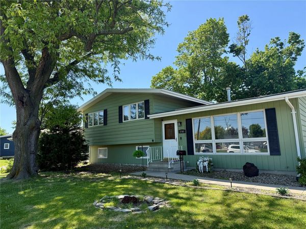 2765 1st Avenue, Marion, IA 52302