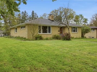 4490 Hedgewood Drive, Williamsville, NY 14221