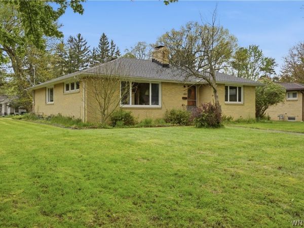 4490 Hedgewood Drive , Williamsville, NY 14221