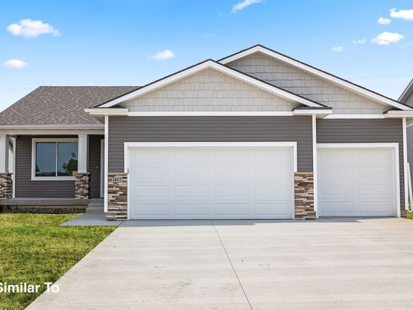 1104 Featherstone Avenue NE, Bondurant, IA 50035