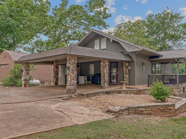 176 E Lakeshore Drive, Cherokee Village, AR 72529