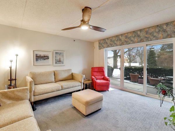 710 Creekside Drive , Unit 104A, Mount Prospect, IL 60056