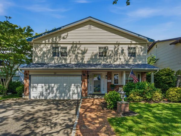 39 Marlin Lane , Port Washington, NY 11050