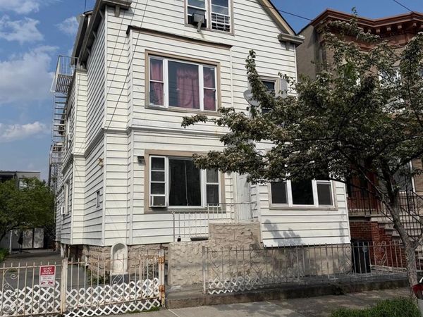 1714 Saint Peters Avenue , Bronx, NY 10461