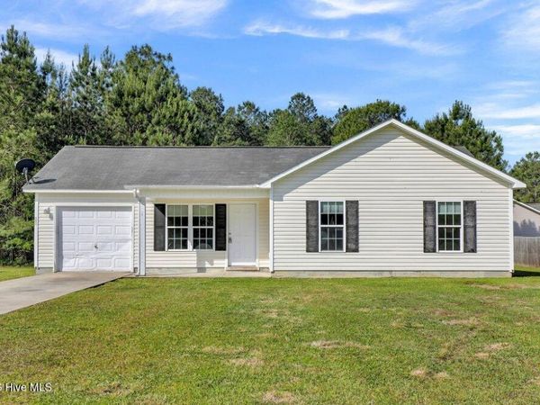 174 Ashbury Park Lane, Richlands, NC 28574
