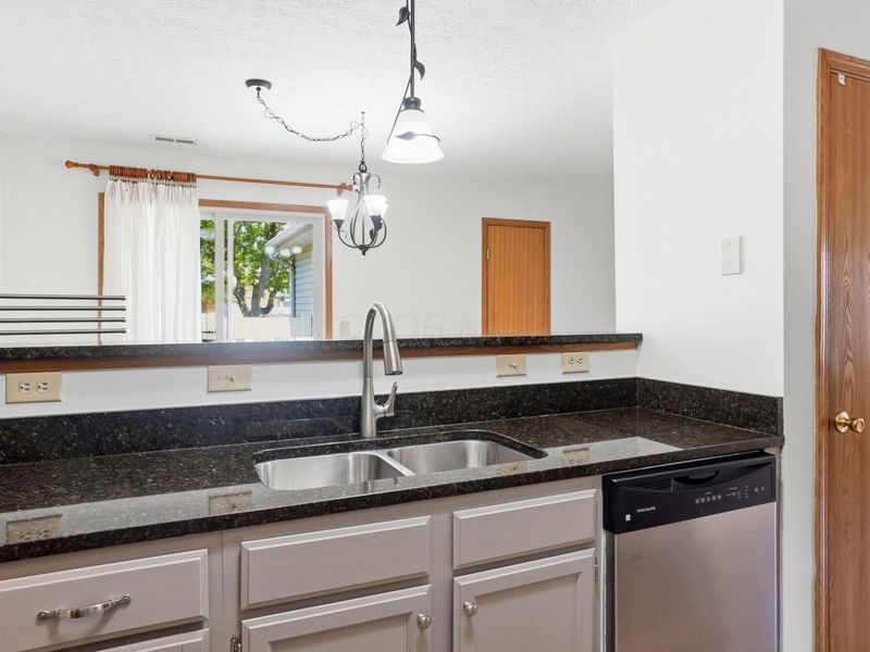 3700 Charlemonte Way, Unit 5, Canal Winchester, OH 43110 Photo 10