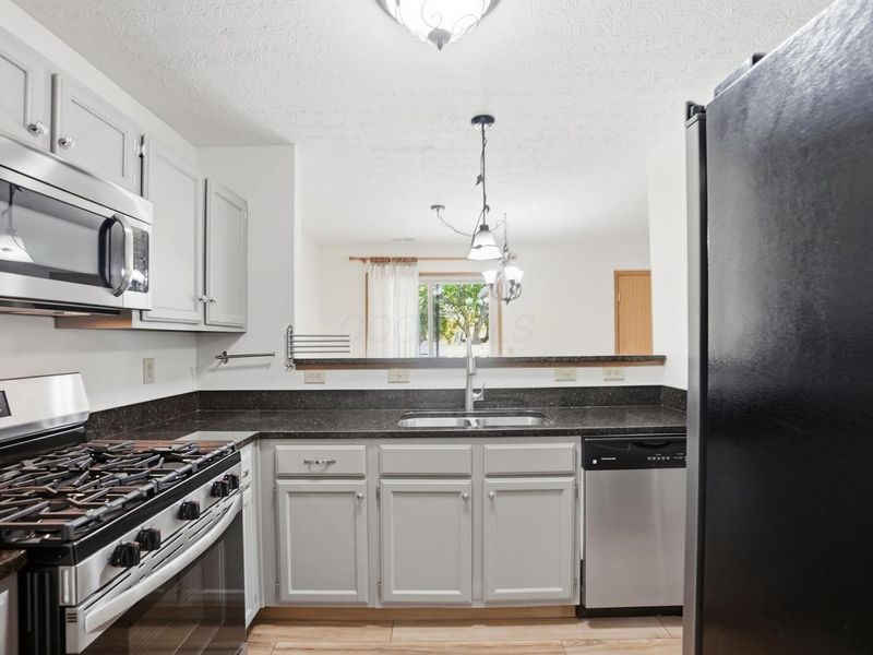 3700 Charlemonte Way, Unit 5, Canal Winchester, OH 43110 Photo 12
