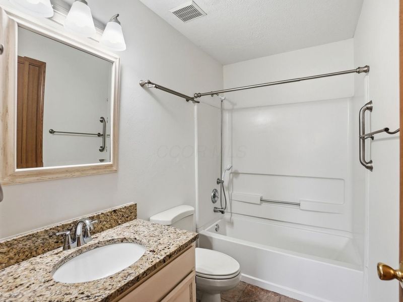 3700 Charlemonte Way, Unit 5, Canal Winchester, OH 43110 Photo 18