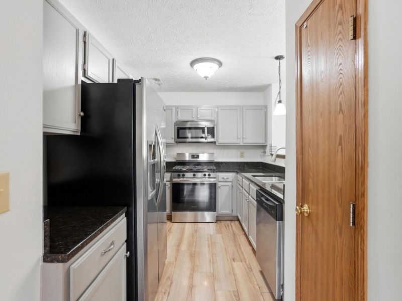 3700 Charlemonte Way, Unit 5, Canal Winchester, OH 43110 Photo 9