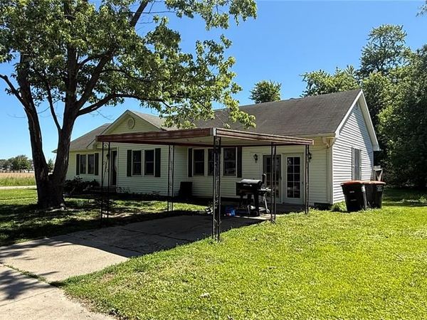 410 N Cypress Street , Advance, MO 63730
