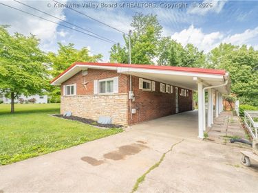 2029 Pennsylvania Avenue, St Albans, WV 25177