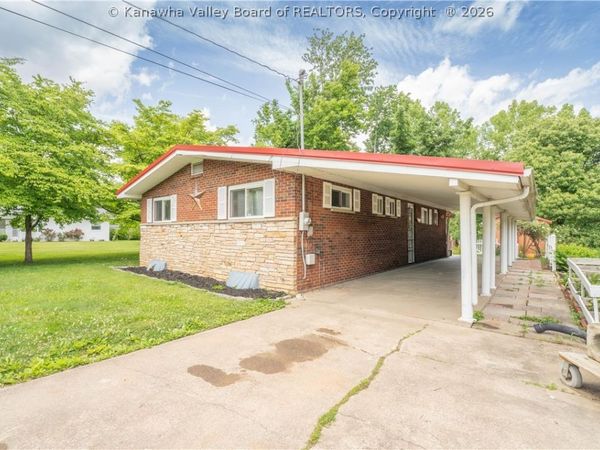 2029 Pennsylvania Avenue, St Albans, WV 25177