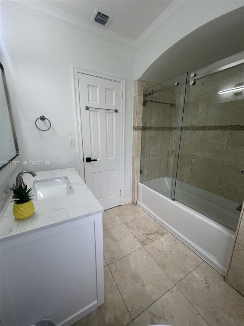 2910 SW 2nd Ave, Miami, FL 33129 Photo