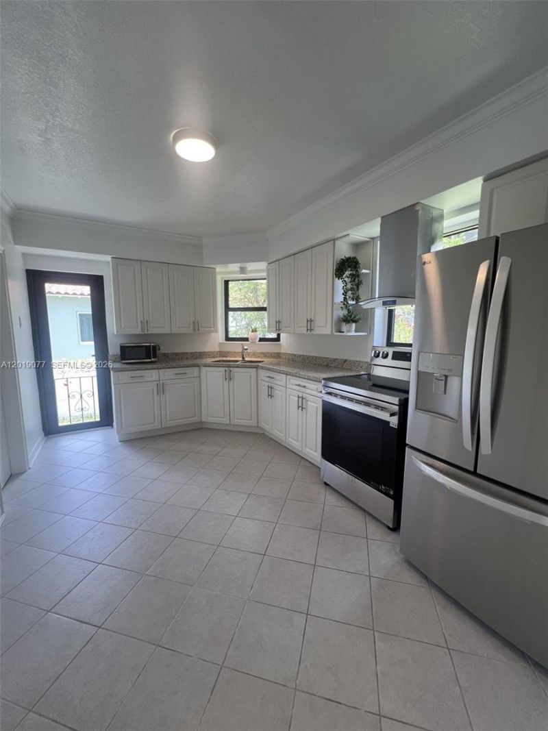 2910 SW 2nd Ave, Miami, FL 33129 Photo