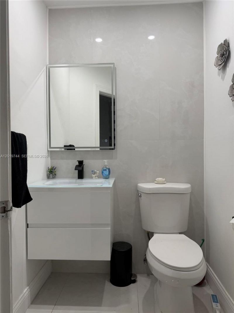 1481 NW 104th Ave , Plantation, FL 33322 Photo