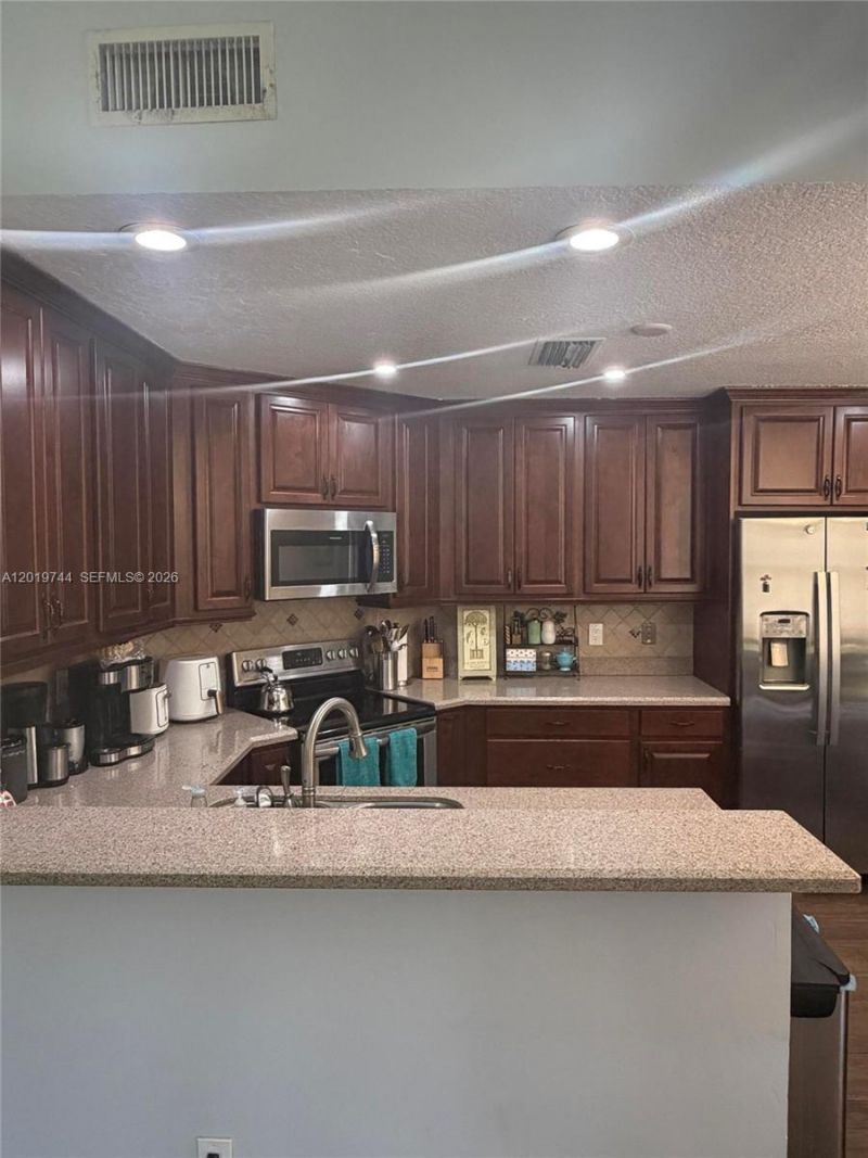 1481 NW 104th Ave , Plantation, FL 33322 Photo