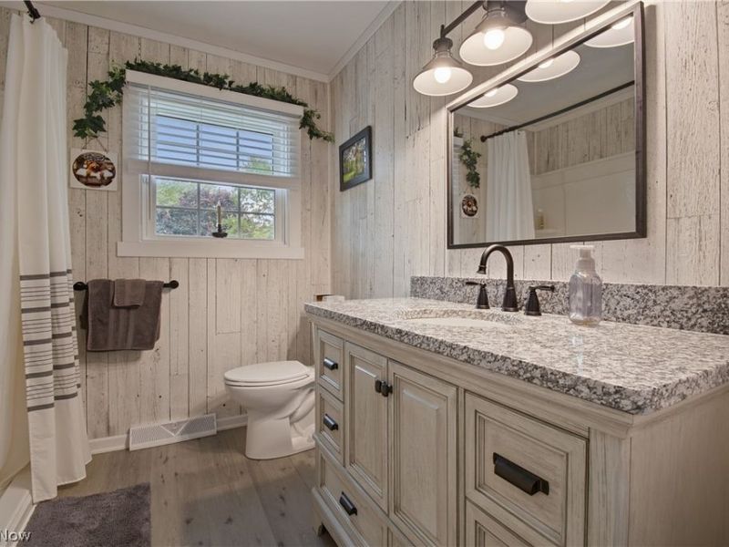 12097 Lisa Avenue NW, Hartville, OH 44632 Photo 17
