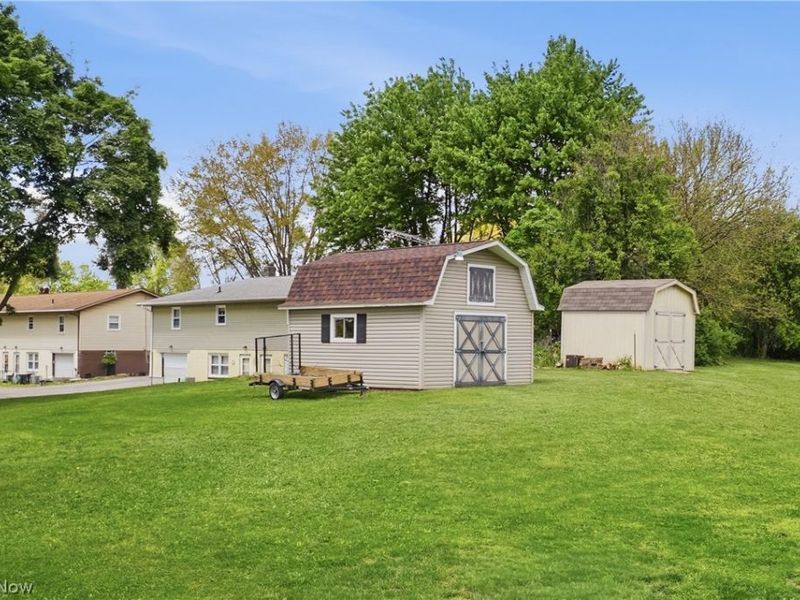 12097 Lisa Avenue NW, Hartville, OH 44632 Photo 32