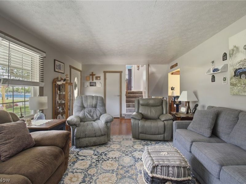 12097 Lisa Avenue NW, Hartville, OH 44632 Photo 6
